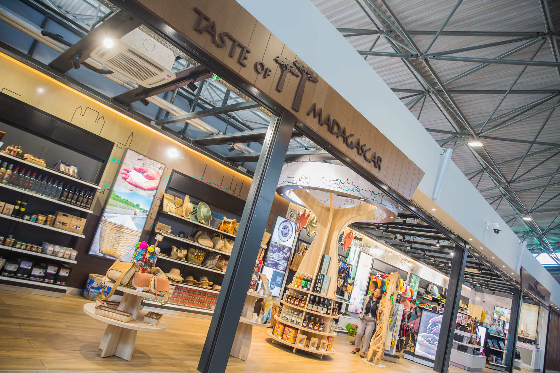 Taste of Madagascar - Aéroport International d'Antananarivo